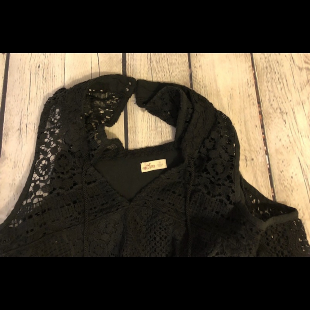 EUC Hollister black lacy cold shoulder top - XS - Picture 6 of 6